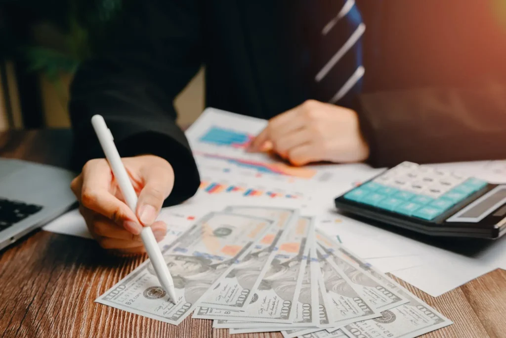 cash flow management chart showing business expenses and profit trends